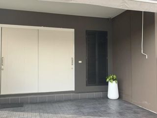 For sale 4 ベッドルーム townhouse in Saphan Sung, Bangkok