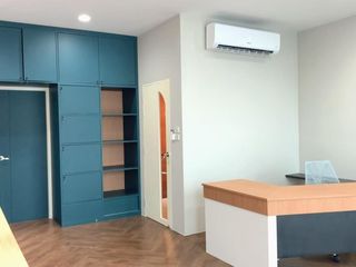 For sale 4 ベッドルーム townhouse in Saphan Sung, Bangkok