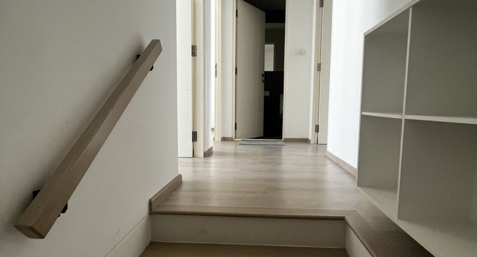 For rent 3 bedrooms townhouse in Bang Phli, Samut Prakan