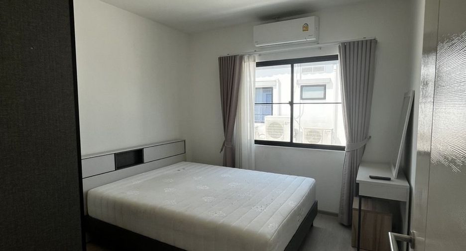 For rent 3 bedrooms townhouse in Bang Phli, Samut Prakan
