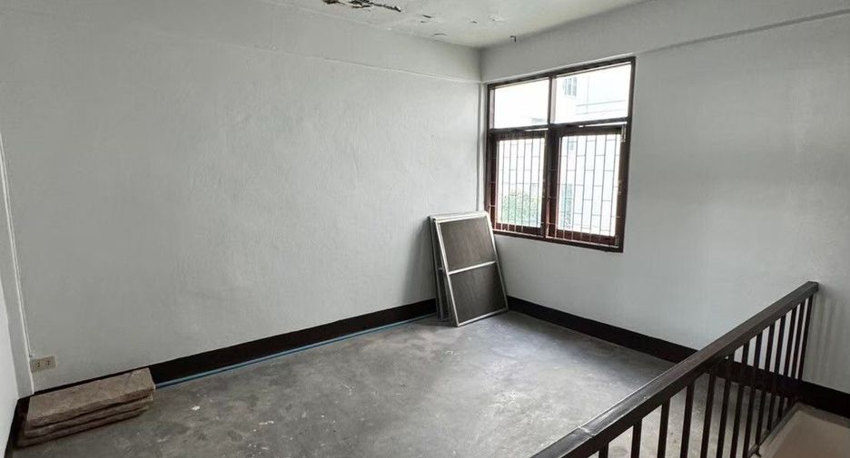 Casa adosada en alquiler de 3 habitaciones en Chatuchak, Bangkok