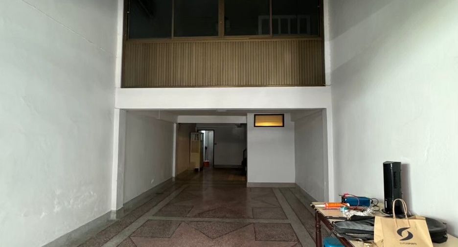 Casa adosada en alquiler de 3 habitaciones en Chatuchak, Bangkok