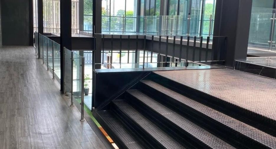 Продажа 4 спальни офис в Bang Phli, Самутпракан