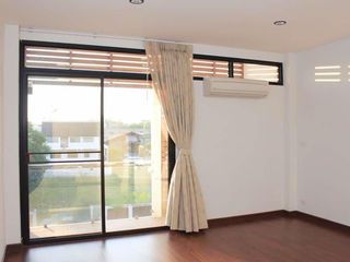 For rent 4 bedrooms townhouse in Phaya Thai, Bangkok