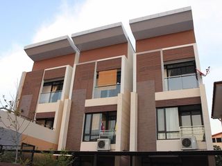 For rent 4 bedrooms townhouse in Phaya Thai, Bangkok