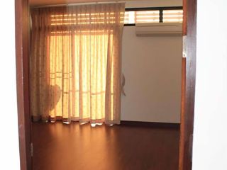 For rent 4 bedrooms townhouse in Phaya Thai, Bangkok