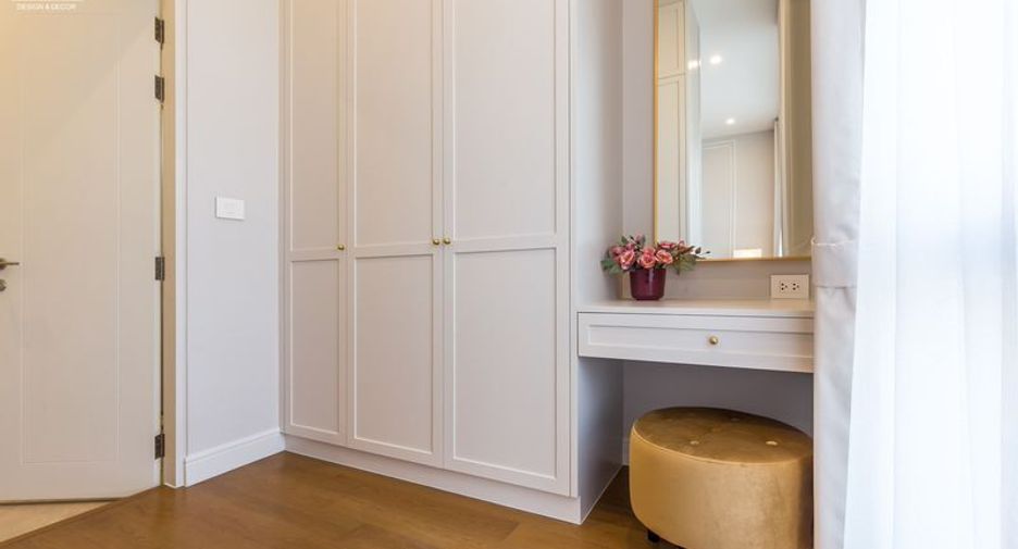 For rent 4 bedrooms villa in Bang Kapi, Bangkok