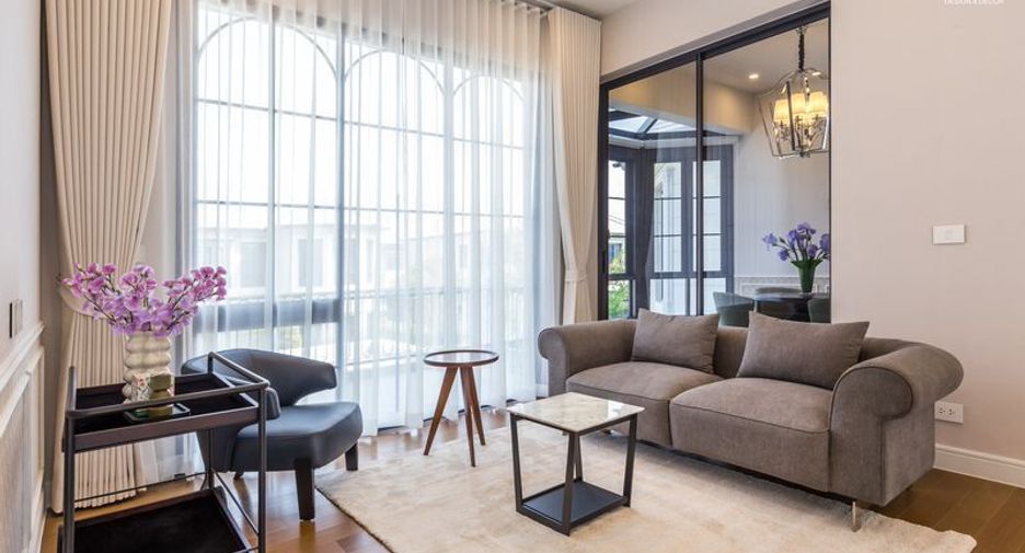 For rent 4 bedrooms villa in Bang Kapi, Bangkok