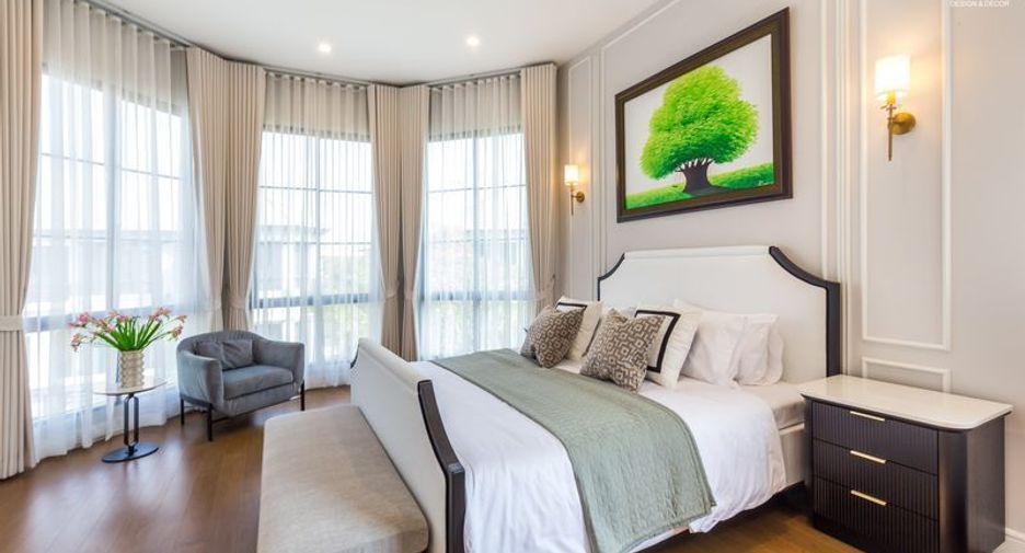 For rent 4 bedrooms villa in Bang Kapi, Bangkok
