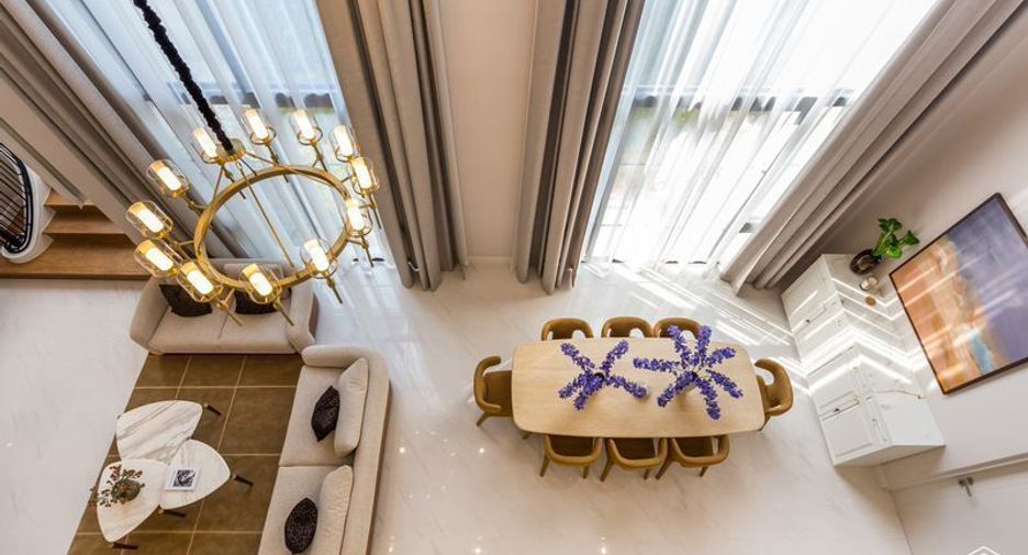 For rent 4 bedrooms villa in Bang Kapi, Bangkok