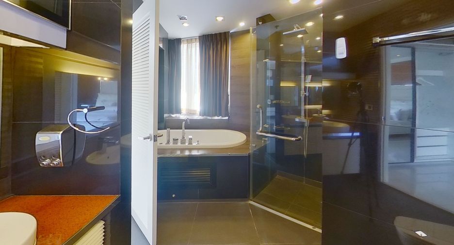 For sale and for rent 2 bedrooms condo in Watthana, Bangkok