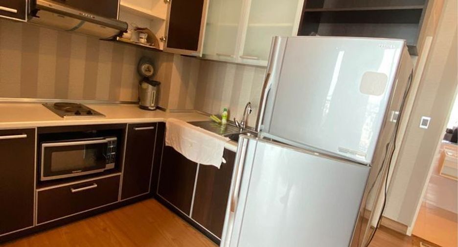 Condo en alquiler de 2 habitaciones en Yan Nawa, Bangkok