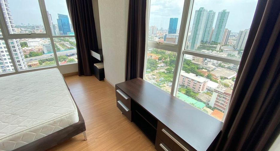 Condo en alquiler de 2 habitaciones en Yan Nawa, Bangkok