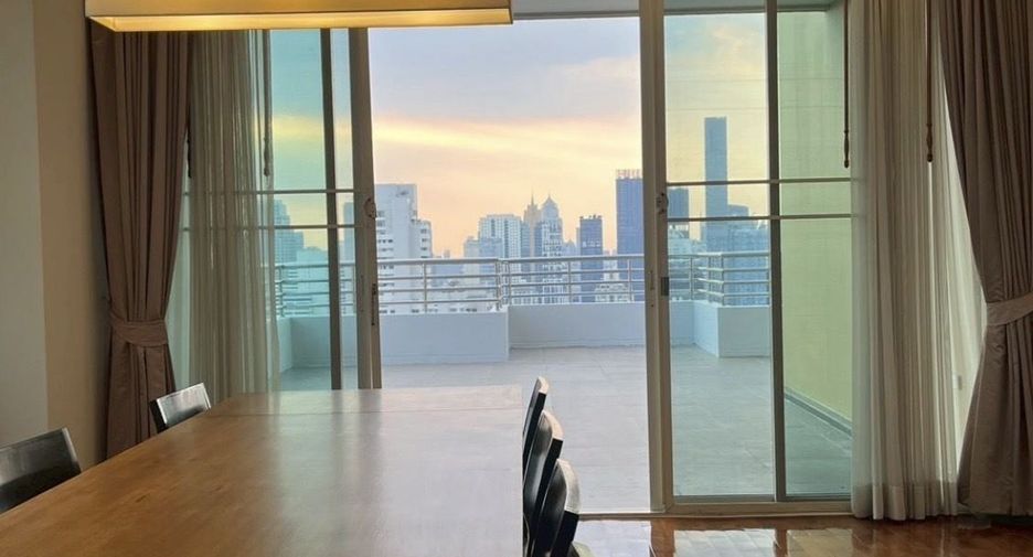 À louer 4 chambres appartement à Watthana, Bangkok