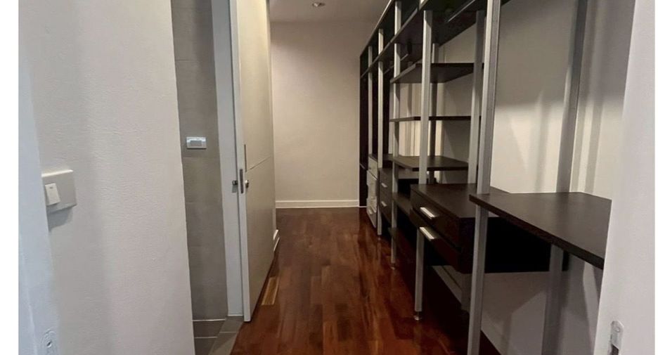 À louer 4 chambres appartement à Watthana, Bangkok