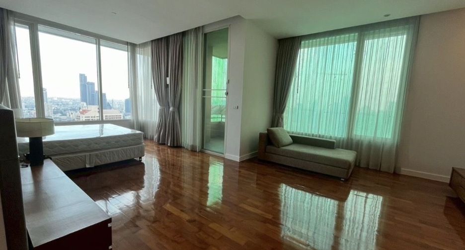 À louer 4 chambres appartement à Watthana, Bangkok
