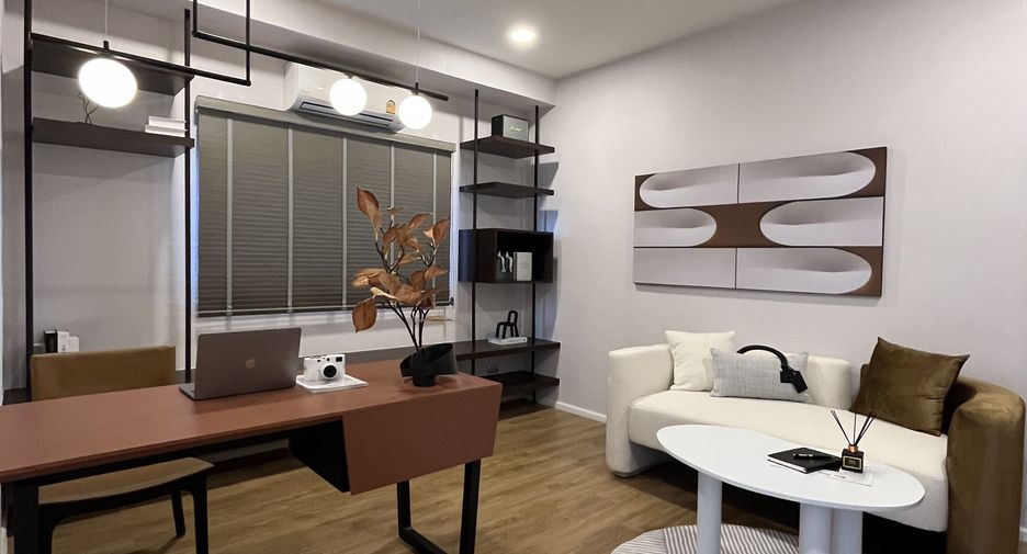 For sale 3 bedrooms townhouse in Wang Thonglang, Bangkok