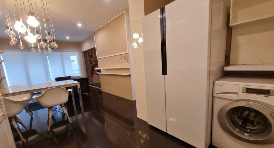 For sale 2 bedrooms condo in Watthana, Bangkok