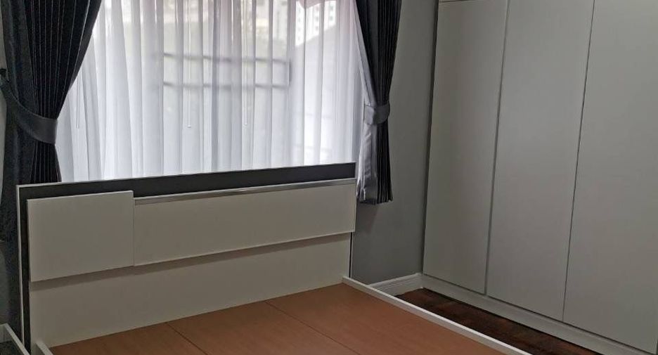 For rent 2 bedrooms condo in Watthana, Bangkok