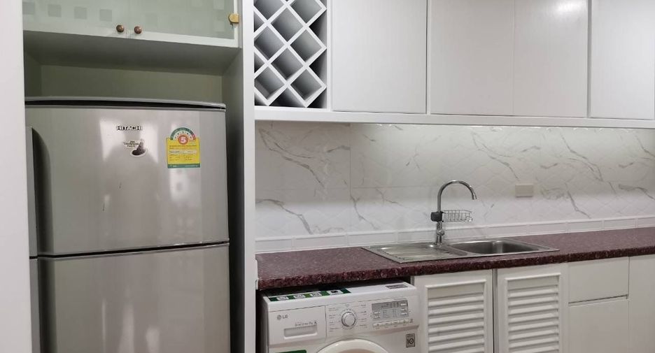 For rent 2 bedrooms condo in Watthana, Bangkok