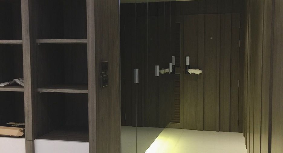 Condo en venta y en alquiler de 3 habitaciones en Watthana, Bangkok
