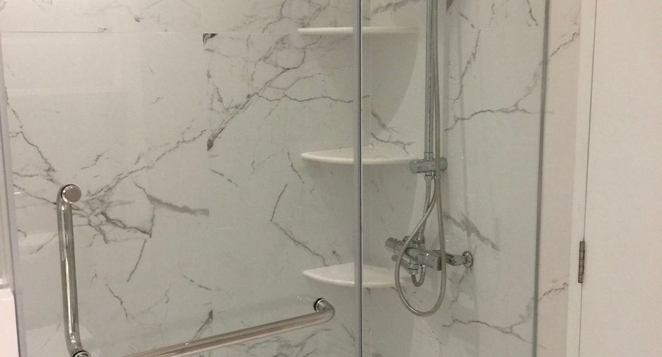 Condo en venta y en alquiler de 3 habitaciones en Watthana, Bangkok