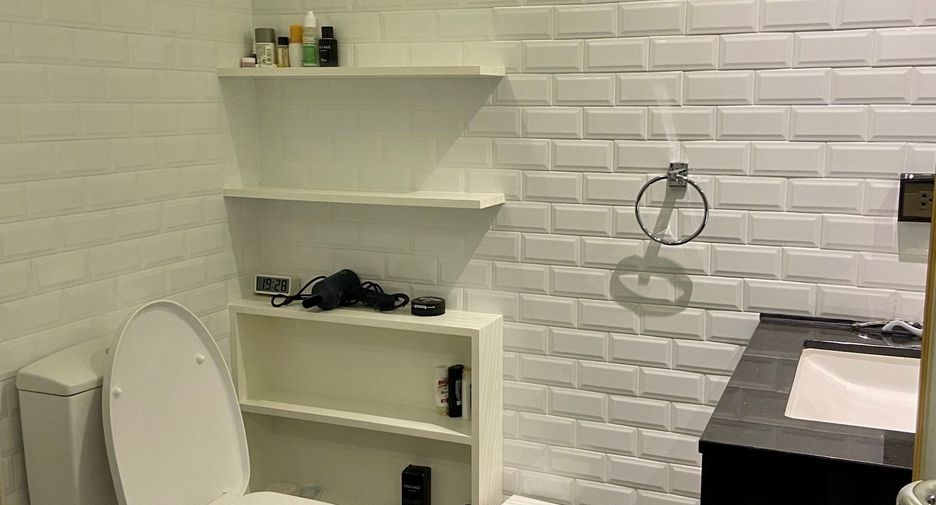Condo en venta y en alquiler de 3 habitaciones en Watthana, Bangkok