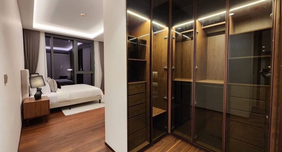 For rent 2 bedrooms condo in Khlong Toei, Bangkok