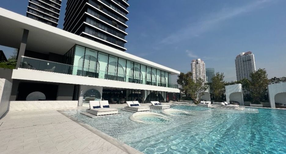 For sale 2 bedrooms condo in Khlong San, Bangkok