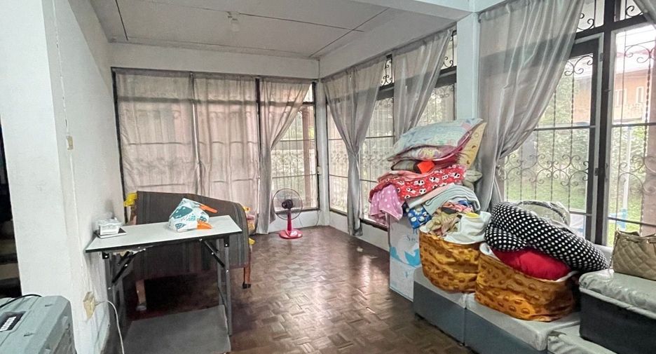 For sale 6 ベッドルーム house in Bang Kapi, Bangkok