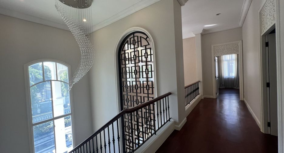 Casa en venta de 4 habitaciones en Lat Phrao, Bangkok
