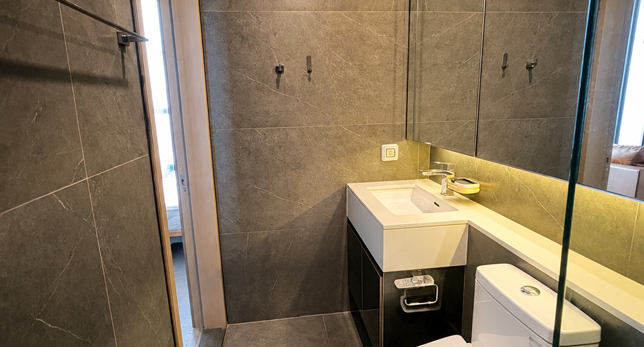 For sale 1 bed condo in Watthana, Bangkok