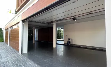 For sale 7 bedrooms house in Lat Phrao, Bangkok