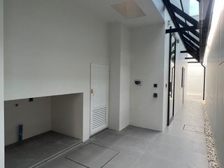 Casa en venta de 7 habitaciones en Lat Phrao, Bangkok