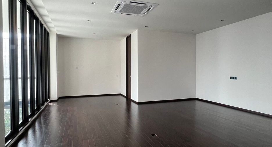 For sale 7 bedrooms house in Lat Phrao, Bangkok