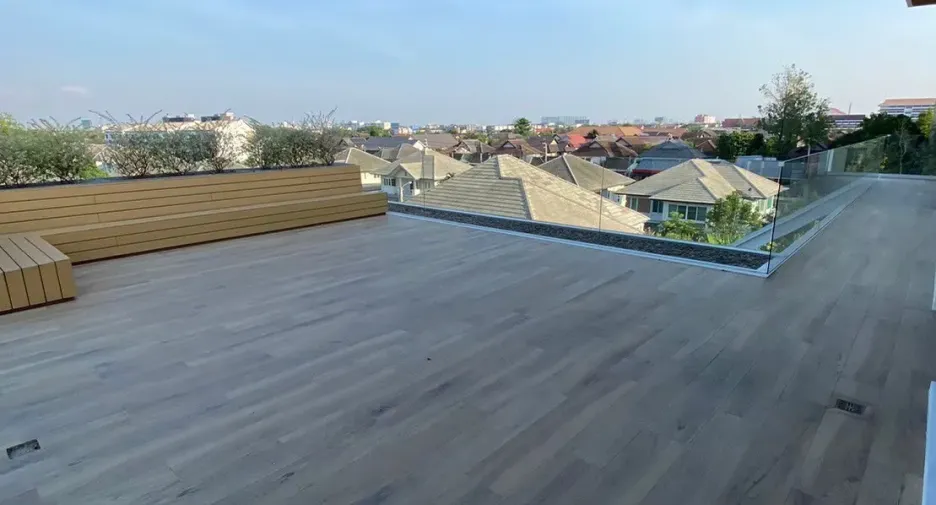 For sale 7 bedrooms house in Lat Phrao, Bangkok