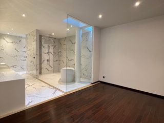 Casa en venta de 7 habitaciones en Lat Phrao, Bangkok