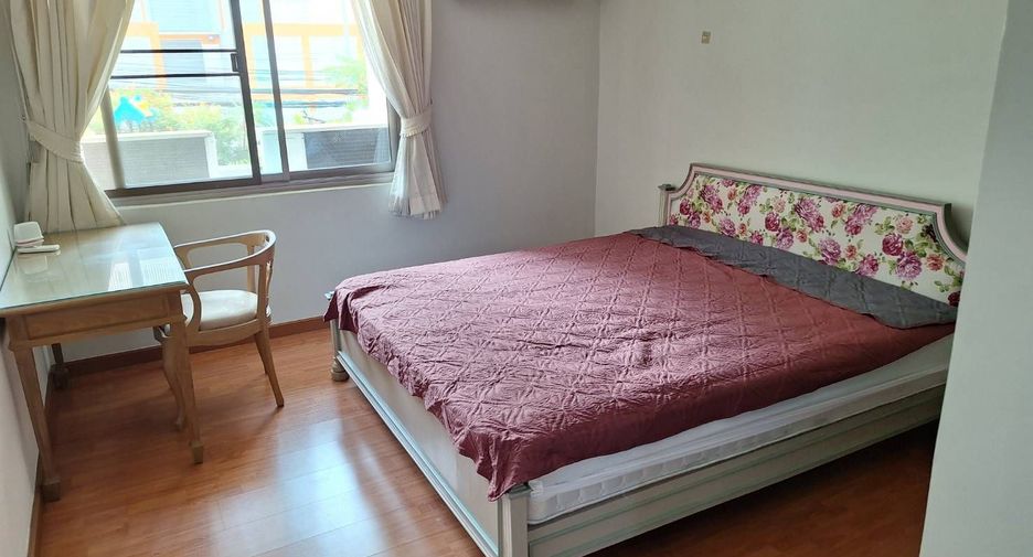 ให้เช่า 3 ห้องนอน คอนโด ใน วัฒนา, กรุงเทพฯ