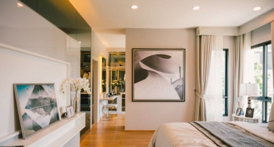 For sale 4 bedrooms house in Lak Si, Bangkok