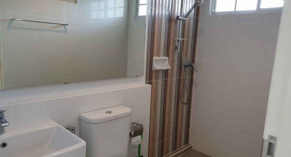 For rent 2 bedrooms townhouse in Bang Phli, Samut Prakan