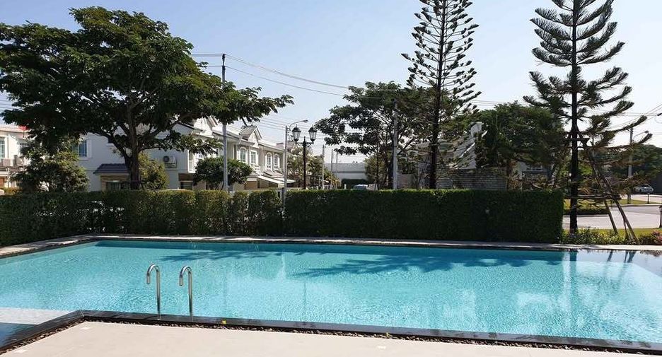 For rent 2 bedrooms townhouse in Bang Phli, Samut Prakan