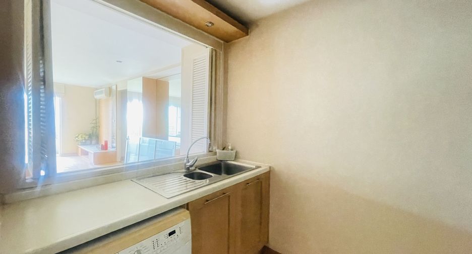 For sale 2 bedrooms condo in Watthana, Bangkok