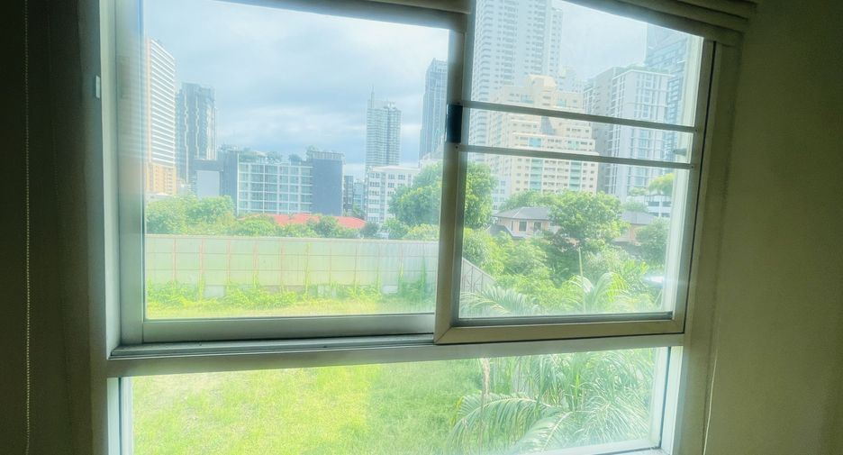 For sale 2 bedrooms condo in Watthana, Bangkok
