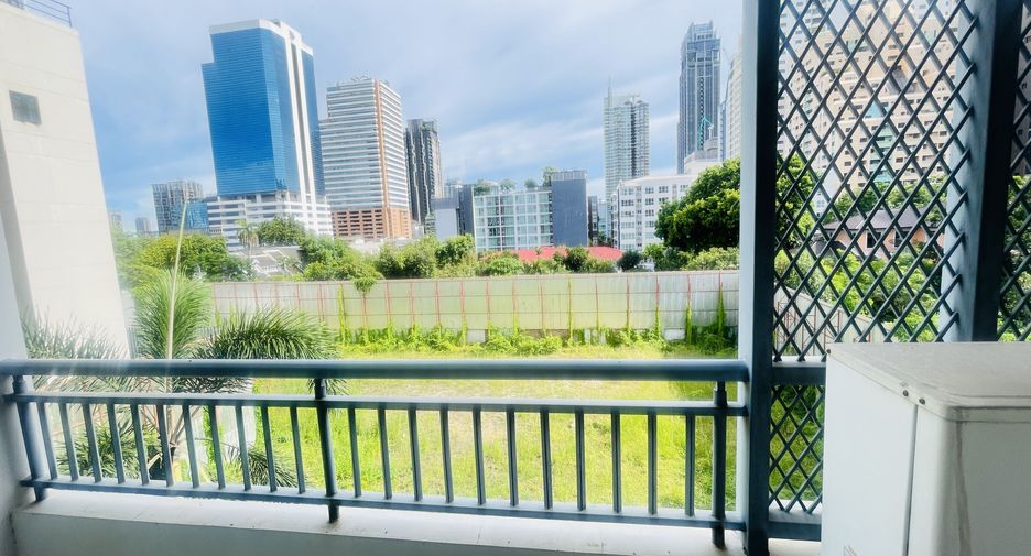 For sale 2 bedrooms condo in Watthana, Bangkok