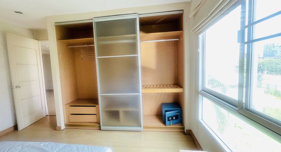 For sale 2 bedrooms condo in Watthana, Bangkok
