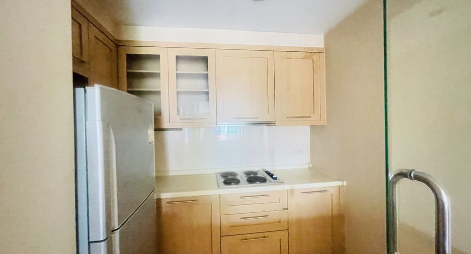 For sale 2 bedrooms condo in Watthana, Bangkok