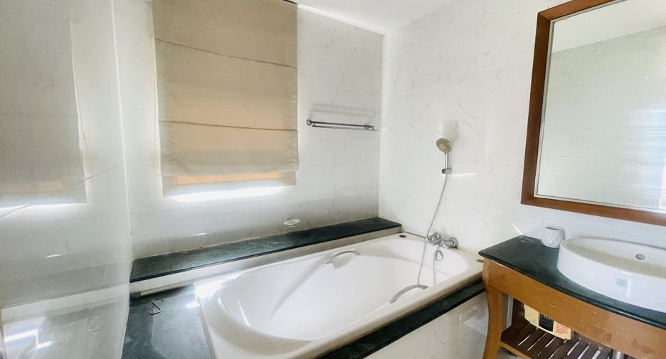 For sale 2 bedrooms condo in Watthana, Bangkok