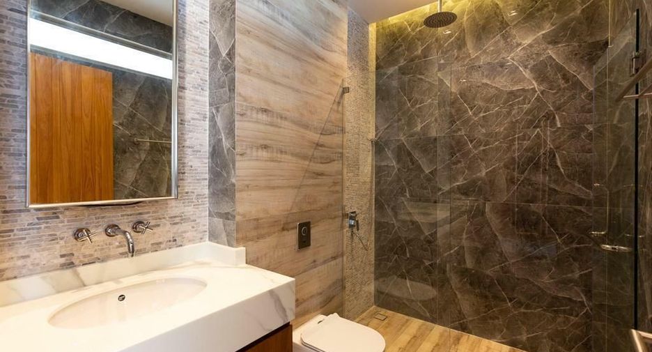 À vendre et à louer 4 chambres villa à Mueang Phuket, Phuket