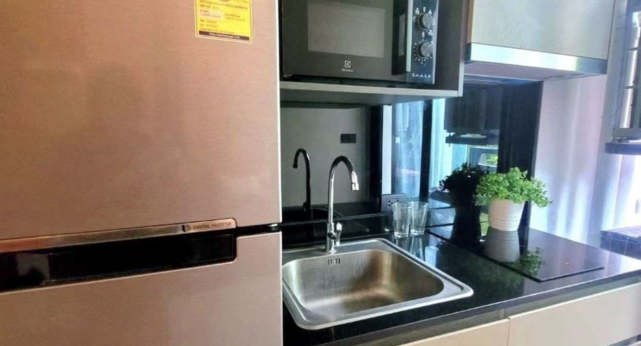 For rent studio condo in Din Daeng, Bangkok