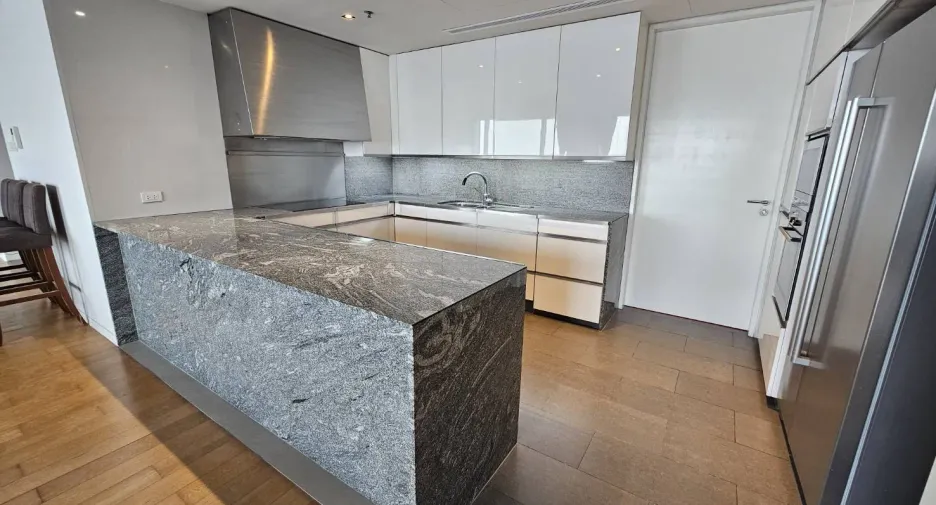 For rent 3 bedrooms condo in Sathon, Bangkok